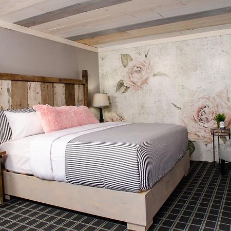 Vintage Block Inn & Suites Окободжі Екстер'єр фото