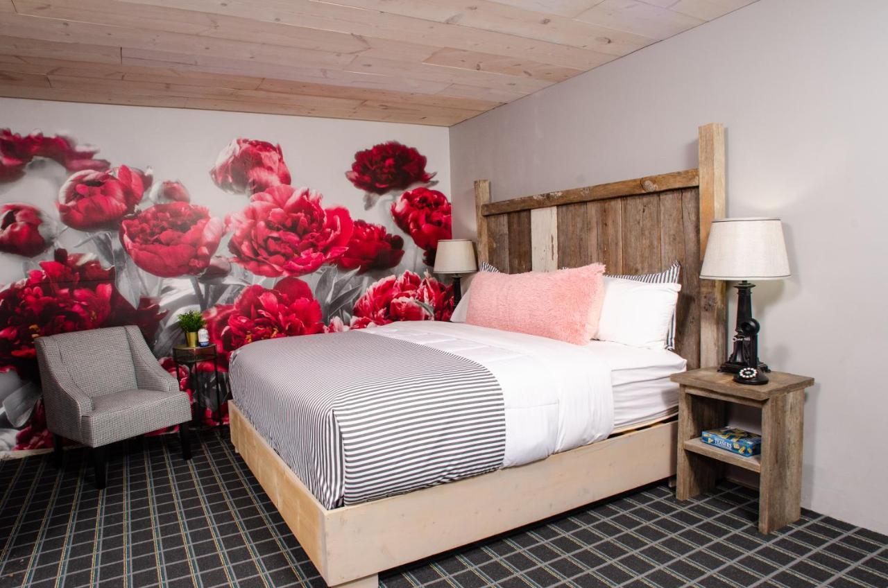 Vintage Block Inn & Suites Окободжі Екстер'єр фото